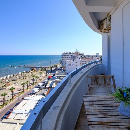 Lazuli Sea View Beachfront- Ap 61 Lárnaka Kültér fotó